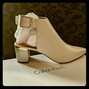 Calvin Klein Woman's Nylee Dress Pump